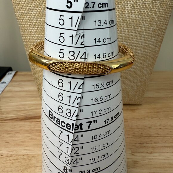 Vintage Avon Gold Tone Mesh Bracelet Size 6 Elegant Design - Picture 2 of 10